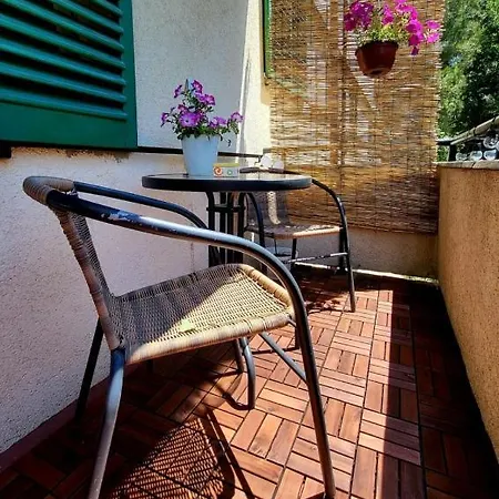 شقة Cozy With Balcony 10 Min From The