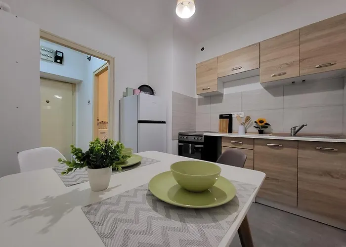 Apartment Cozy With Balcony 10 Min From The *