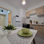 Apartmán Cozy With Balcony 10 Min From The *