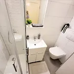 Apartmán Cozy With Balcony 10 Min From The *
