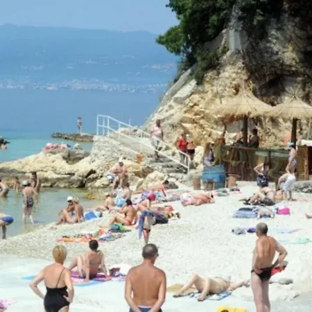 Apartment Cozy With Balcony 10 Min From The Rijeka