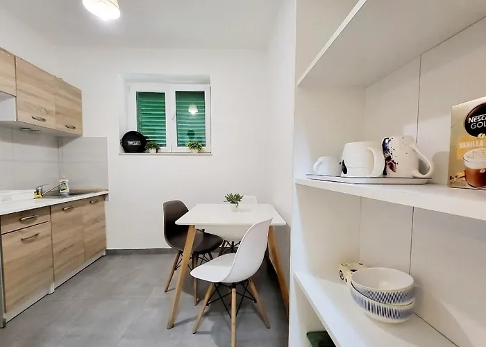 Апартаменты Cozy With Balcony 10 Min From The