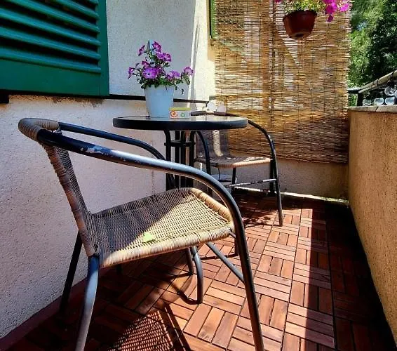 Апартаменты Cozy With Balcony 10 Min From The