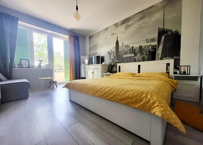 Cozy With Balcony 10 Min From The